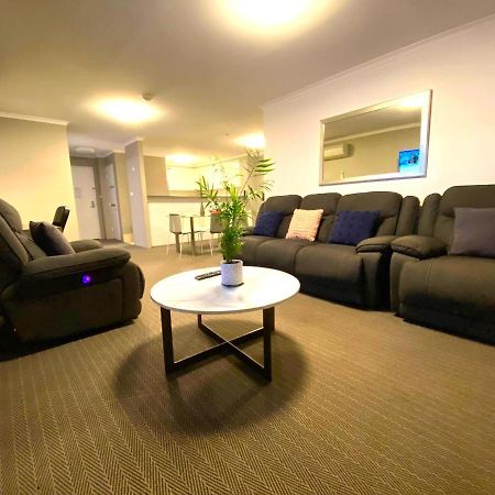 2 Bed 2 Bath Apartment In Braddon, Canberra - Pool, Gym And Free Parking Экстерьер фото