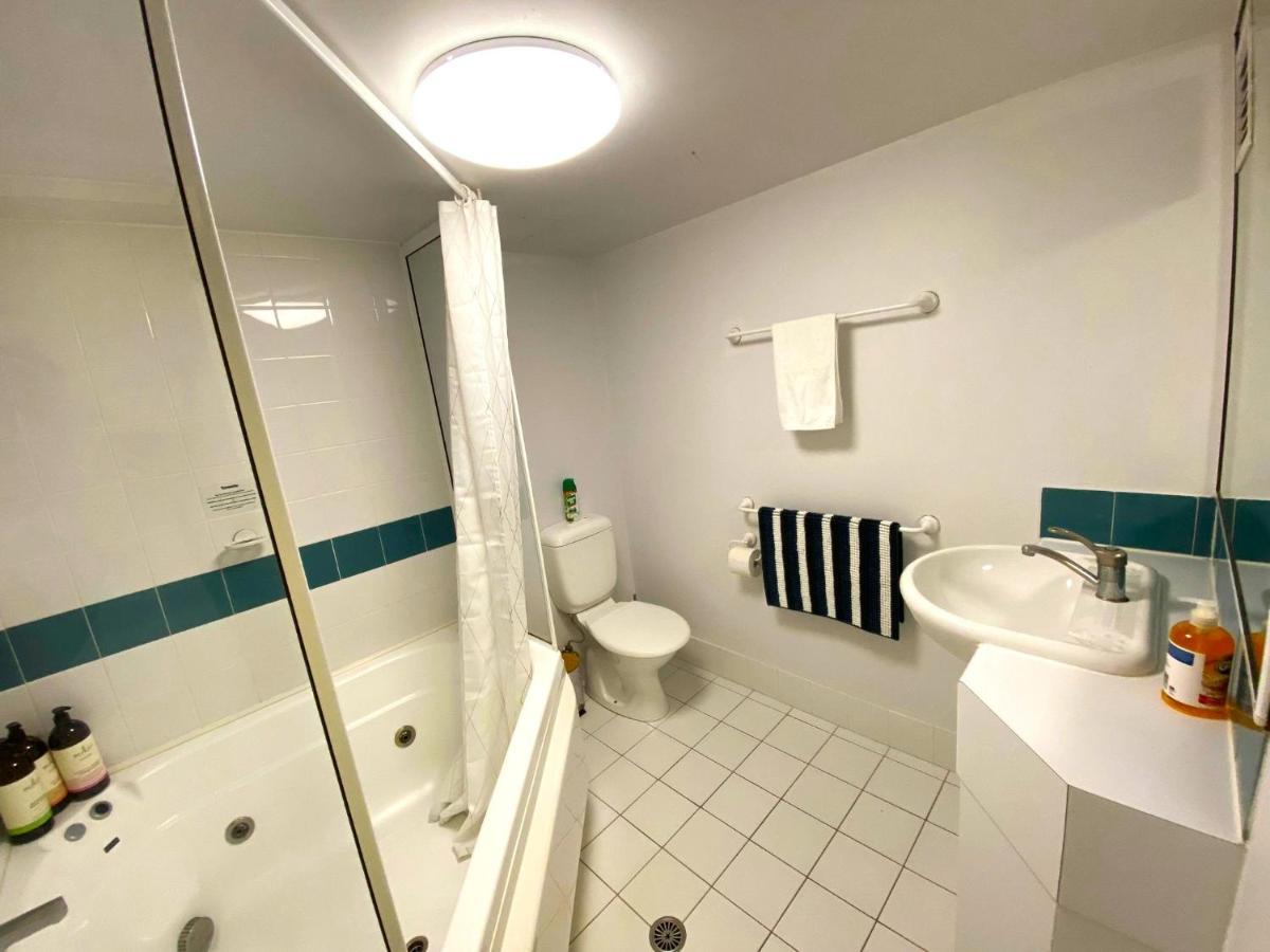 2 Bed 2 Bath Apartment In Braddon, Canberra - Pool, Gym And Free Parking Экстерьер фото